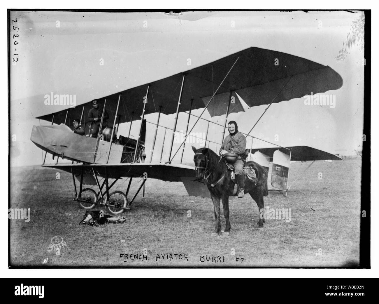 Aviatore francese Burri Abstract/medio: 1, negativo : vetro ; 5 x 7 in. o inferiore. Foto Stock