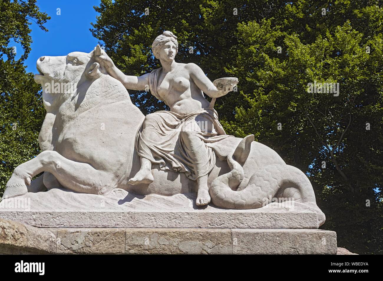 Allegoria della benedizione e la forza delle acque curative, Wittelsbacher Bunnen da Adolf von Hildebrand, 1895, Lenbachplatz, Monaco di Baviera, Baviera superiore Foto Stock