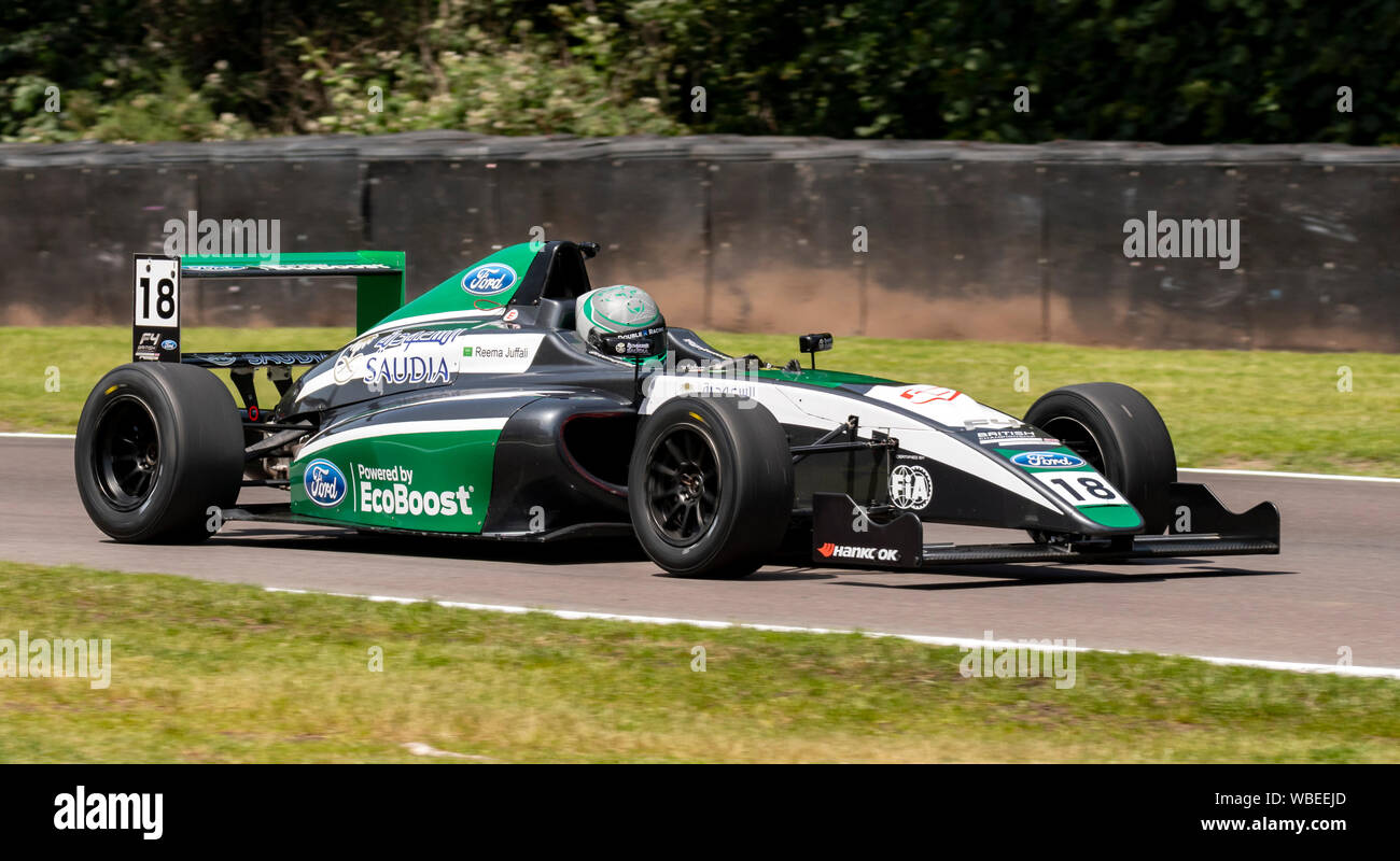 18 auto, autista, Reema Juffali, Double R, Oulton Park per la F4 Campionato Foto Stock