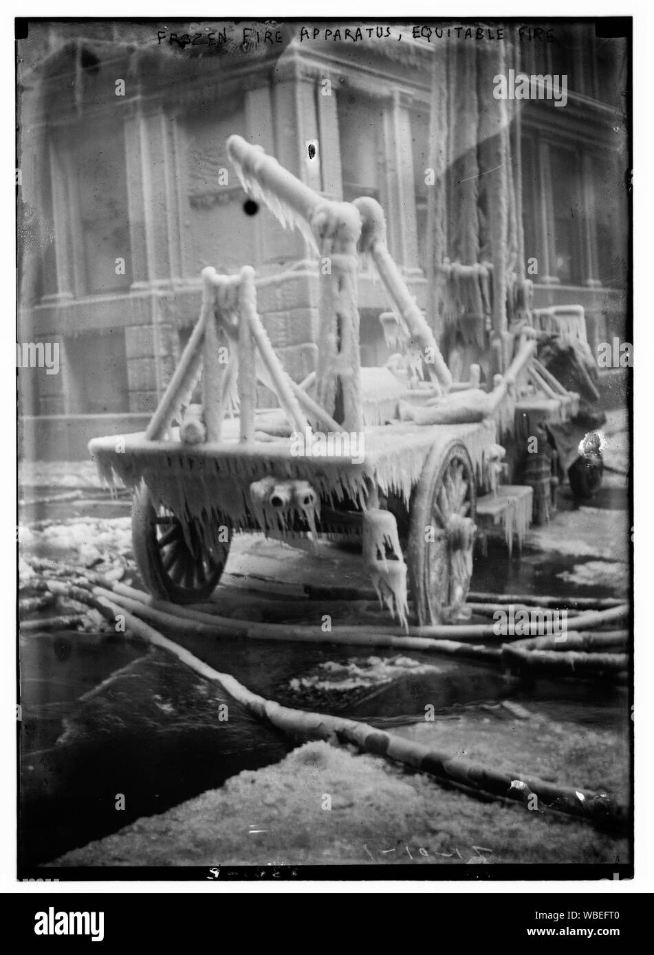 Congelati apparecchiatura antincendio, equo fire Abstract/medio: 1, negativo : vetro ; 5 x 7 in. o inferiore. Foto Stock