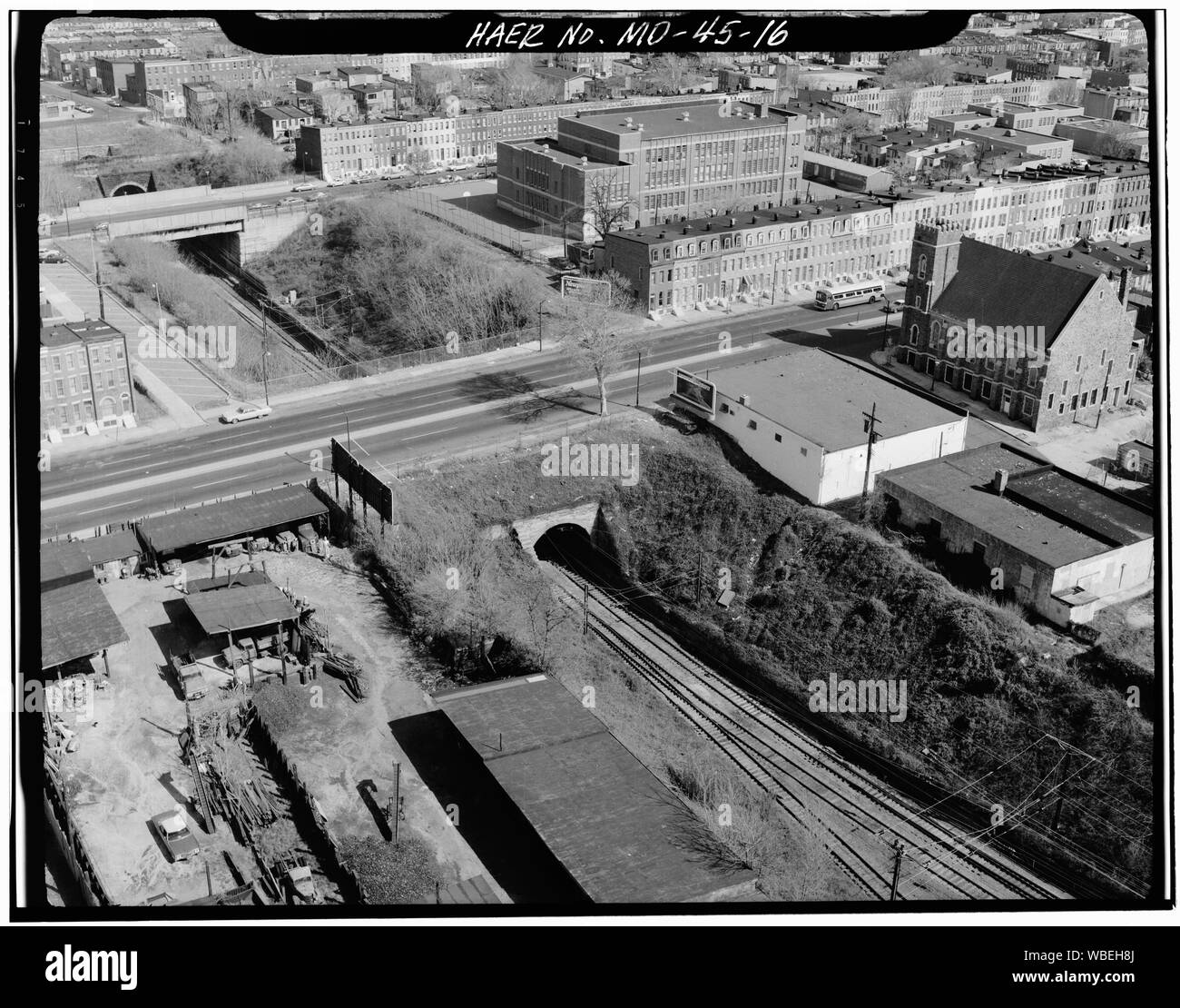 Fulton Avenue Bridge-Tunnel. Baltimore, città di Baltimora, MD. Sec. 1201, MP 97.56. - Nord-est del corridoio ferroviario, Amtrak itinerario tra il distretto di Columbia-Maryland linea di stato e stato Maryland-Delaware linea, Baltimore, Città indipendente, MD Foto Stock