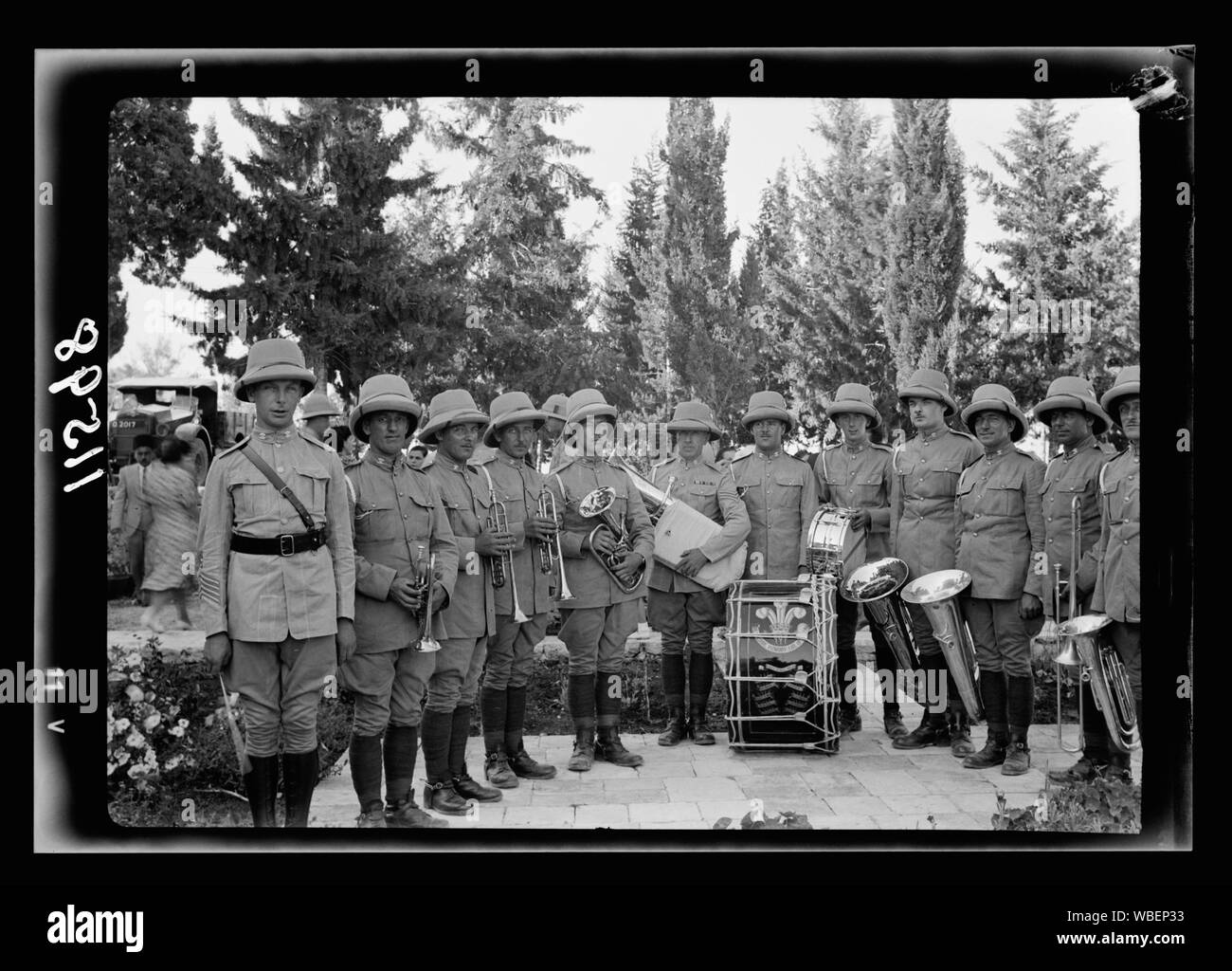 La Galilea viaggio. Nazareth, pomeriggio fete in aiuto della Croce Rossa e dei Cavalieri di San Giovanni. Gruppo della banda militare Abstract/medio: G. Eric e Edith Matson Collezione fotografica Foto Stock