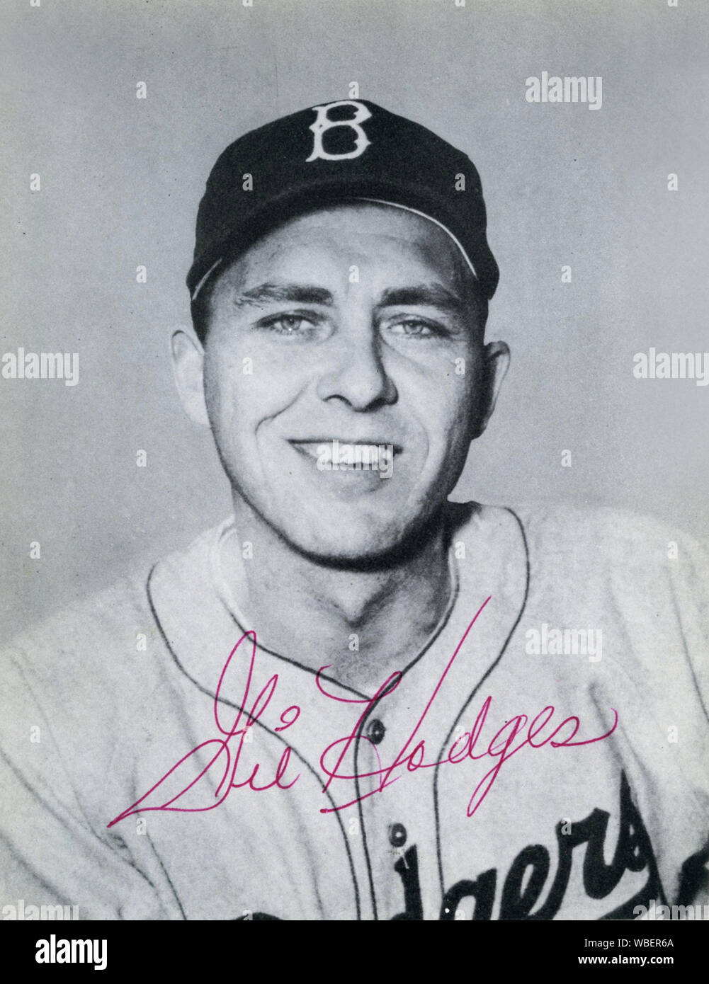 Star player Gil Hodges della Brooklyn Dodgers circa degli anni cinquanta firmato foto in bianco e nero. Foto Stock
