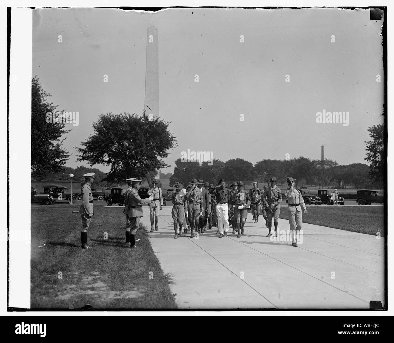 Gen. Lejeune ispezione Virginia boy scouts, [9/4/25] Abstract/medio: 1, negativo : vetro ; 4 x 5 in. o più piccolo Foto Stock