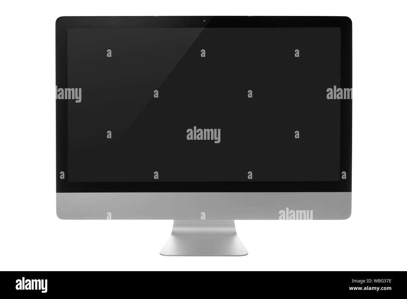 Il monitor di un computer con schermo nero isolato su sfondo bianco con percorso di clipping. Foto Stock