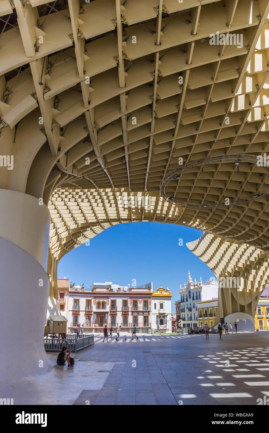 Moderna costruzione in legno dell'Setas de Sevilla in Spagna Foto Stock