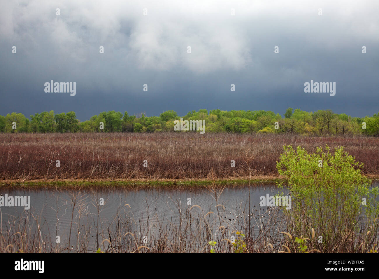 Nuvole temporalesche su flint Hills National Wildlife Refuge Kansas USA Marzo 2012 Foto Stock