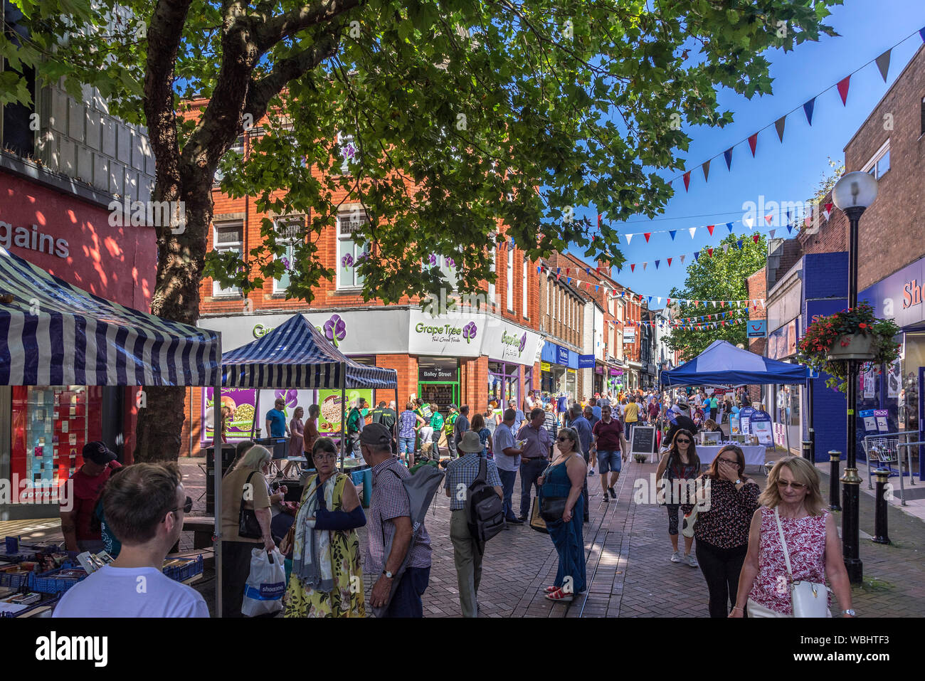 Oswestry. Shropshire. Bailey Street. Vivace high street. Foto Stock