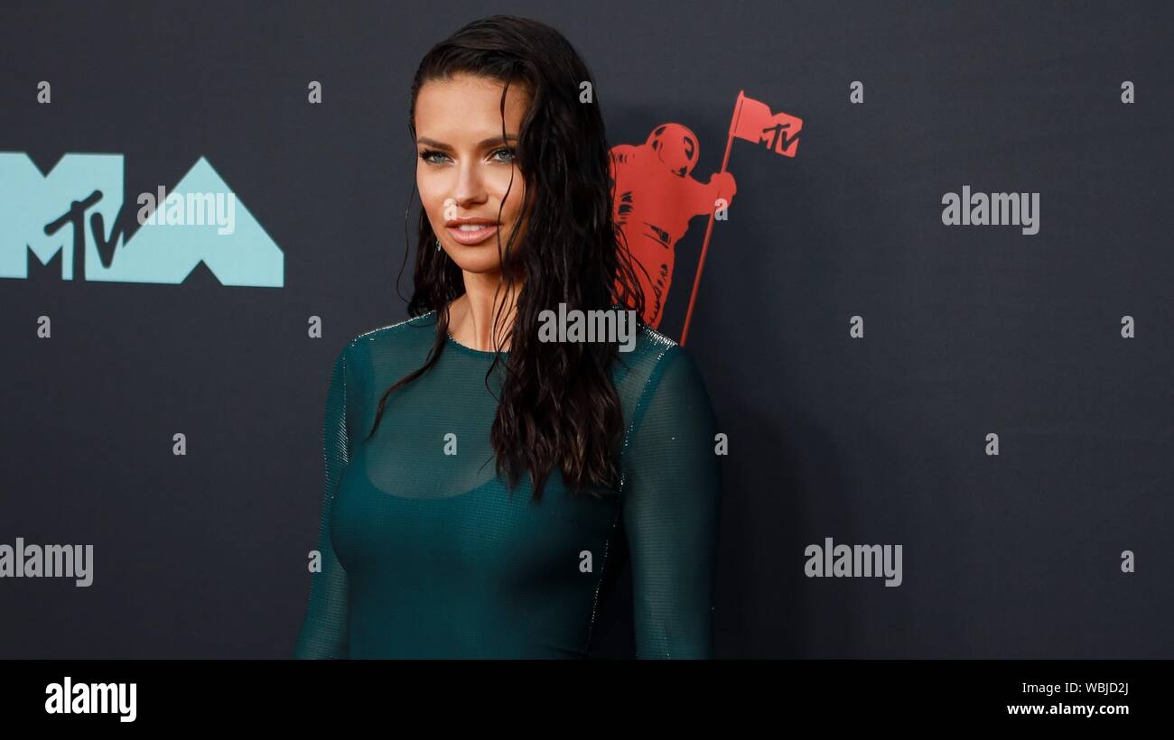 Newark, NJ, Stati Uniti d'America. 26 Ago, 2019. All'arrivo per 2019 MTV Video Music Awards - Arrivi, Prudential Center, Newark, NJ Agosto 26, 2019. Credito: Jason Mendez/Everett raccolta/Alamy Live News Foto Stock
