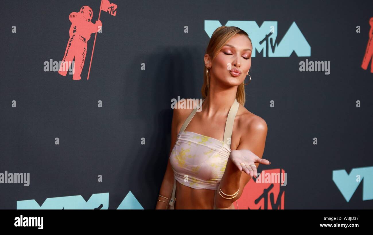 Newark, NJ, Stati Uniti d'America. 26 Ago, 2019. All'arrivo per 2019 MTV Video Music Awards - Arrivi, Prudential Center, Newark, NJ Agosto 26, 2019. Credito: Jason Mendez/Everett raccolta/Alamy Live News Foto Stock