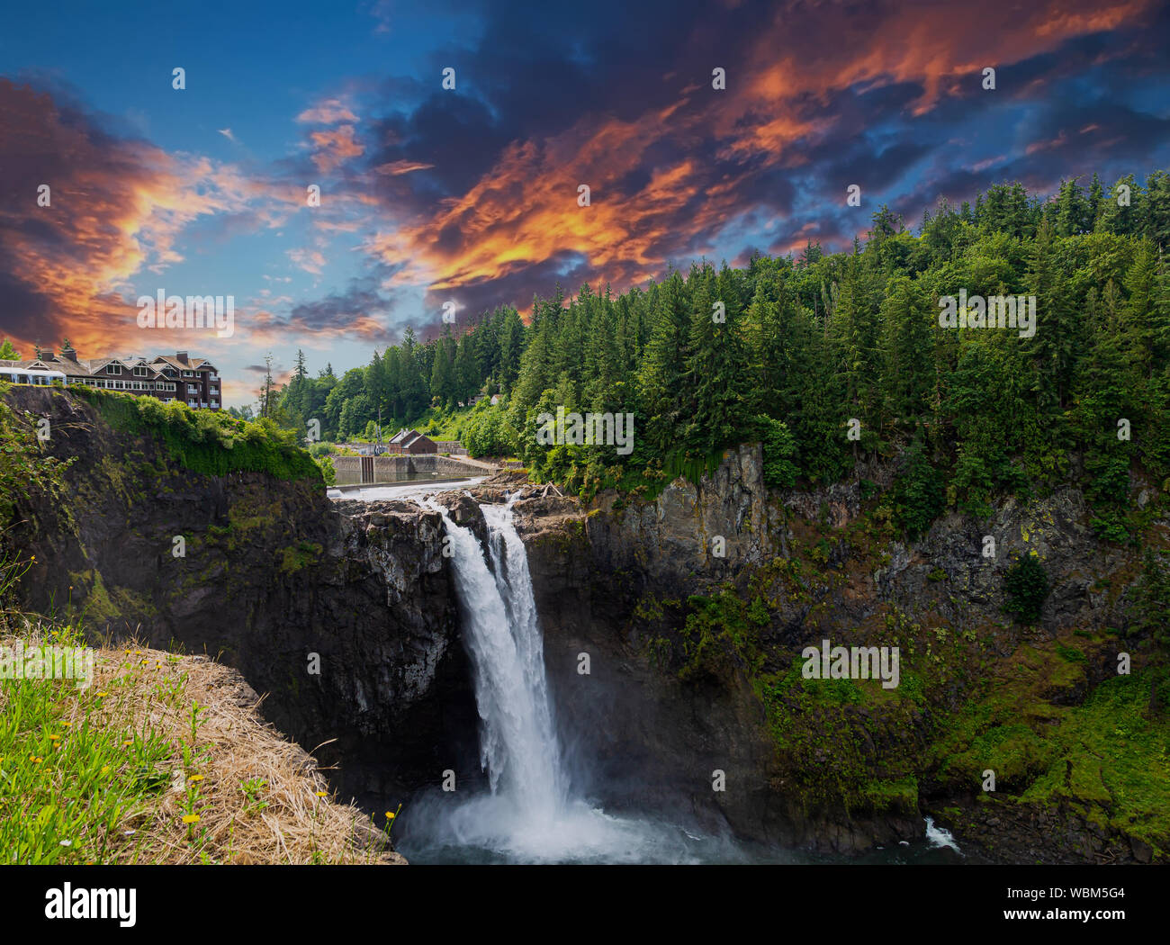 Vista di Snoqualmie Falls, nei pressi di Seattle nel nord-ovest del Pacifico Foto Stock