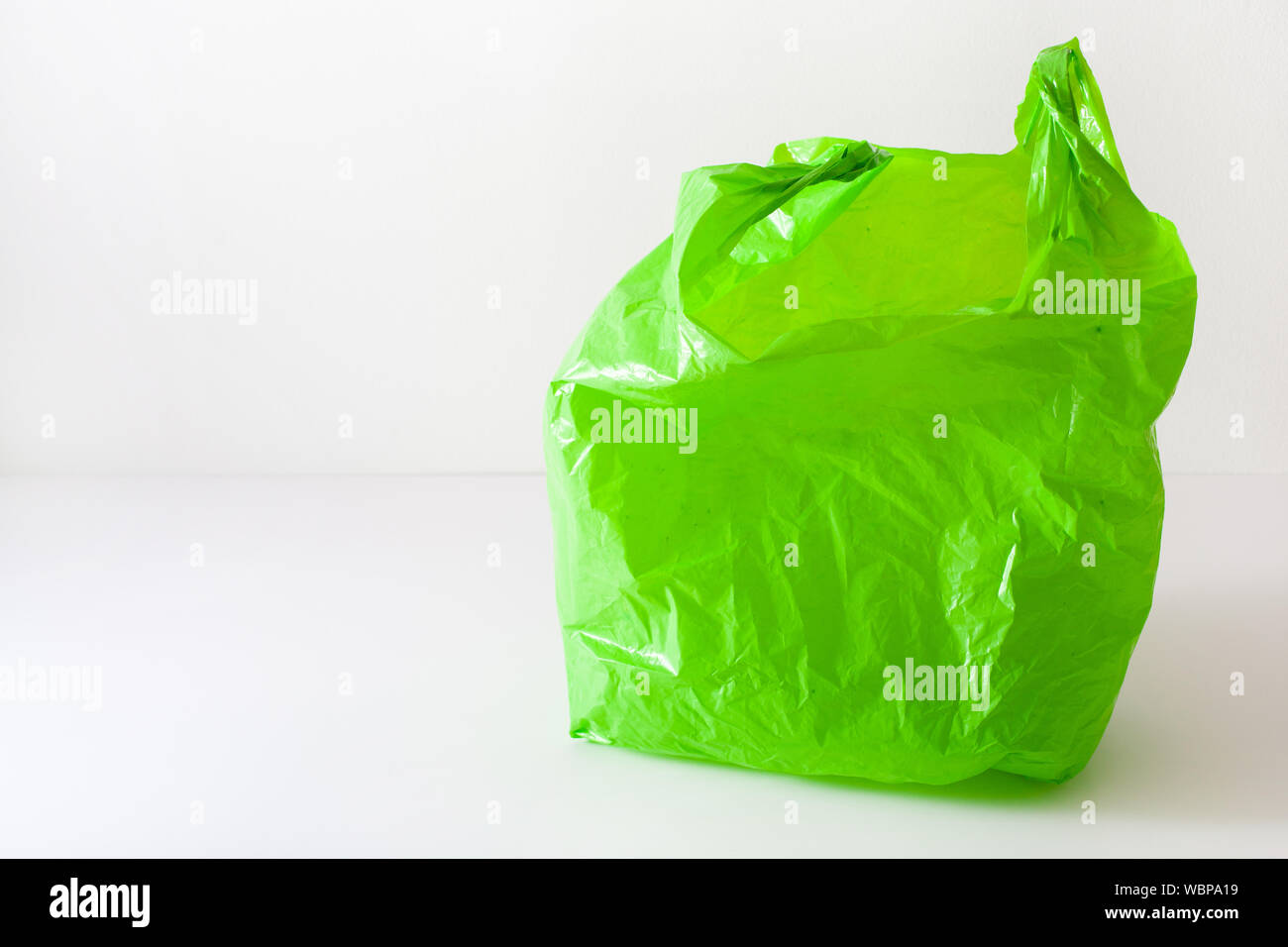 Monouso sacchetto di plastica, il riciclaggio dei rifiuti, questioni ambientali Foto Stock