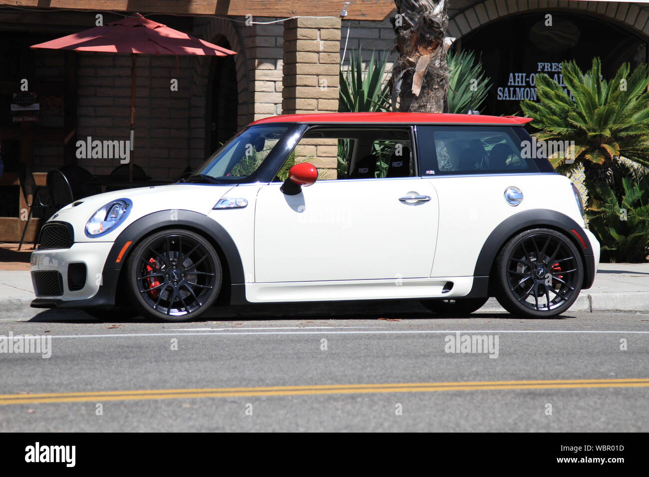 MINI. Il mondo festeggia i 60 anni della MINI AUTOMOBILE. Questo esempio è la fascia alta John Cooper Works 3 PORTA. Vetture ad alte prestazioni. Dieci milioni di MINI È STATO FABBRICATO NEL 6O anni. BRITISH linea di produzione è nella città di Oxford, Inghilterra, Regno Unito. Foto Stock