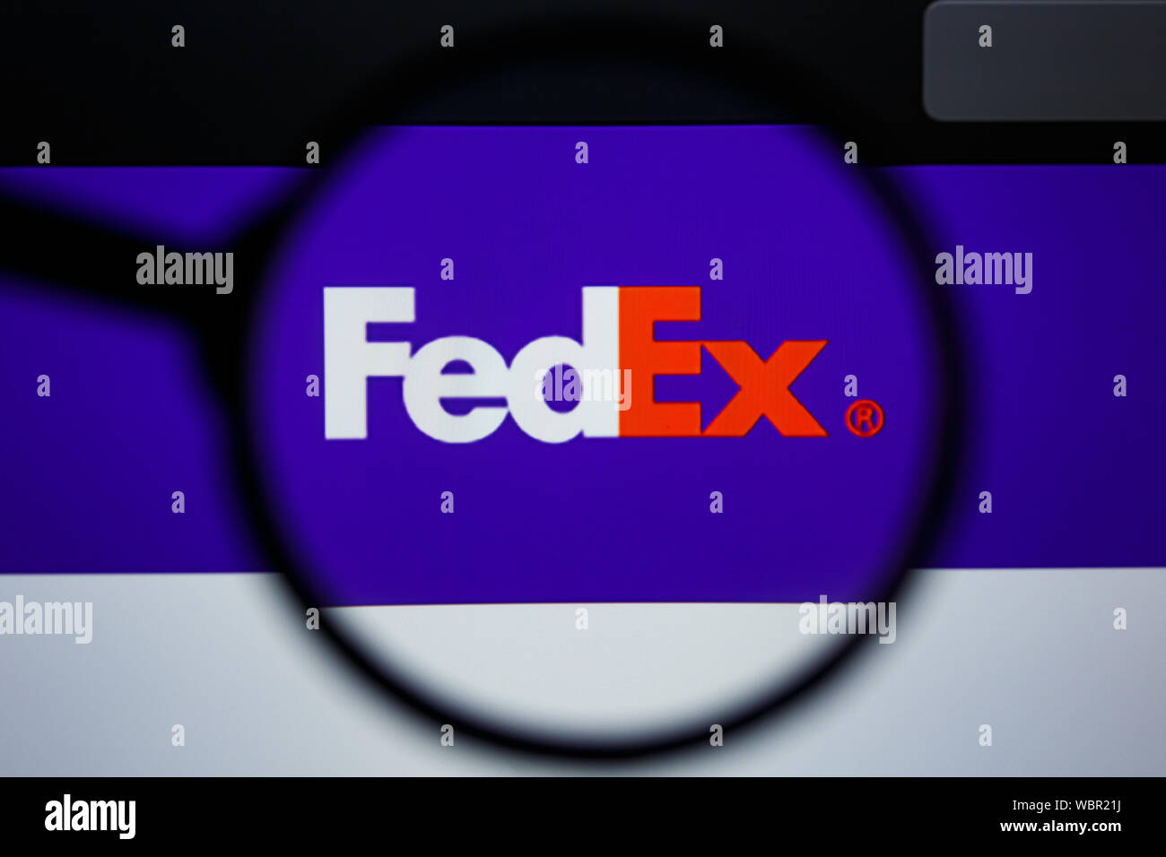 Los Angeles, California, Stati Uniti d'America - 21 Joule 2019: Editoriale illustrativa di FEDEX.COM website homepage. FED EX logo visibile sullo schermo di visualizzazione. Foto Stock