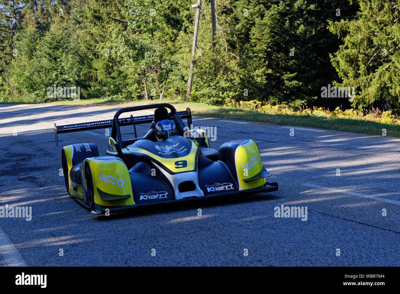 CHAMROUSSE, Francia, 25 agosto 2019 : Racing auto sulla pista di Chamrousse gara in salita, contando per il Campionato Francese. Foto Stock