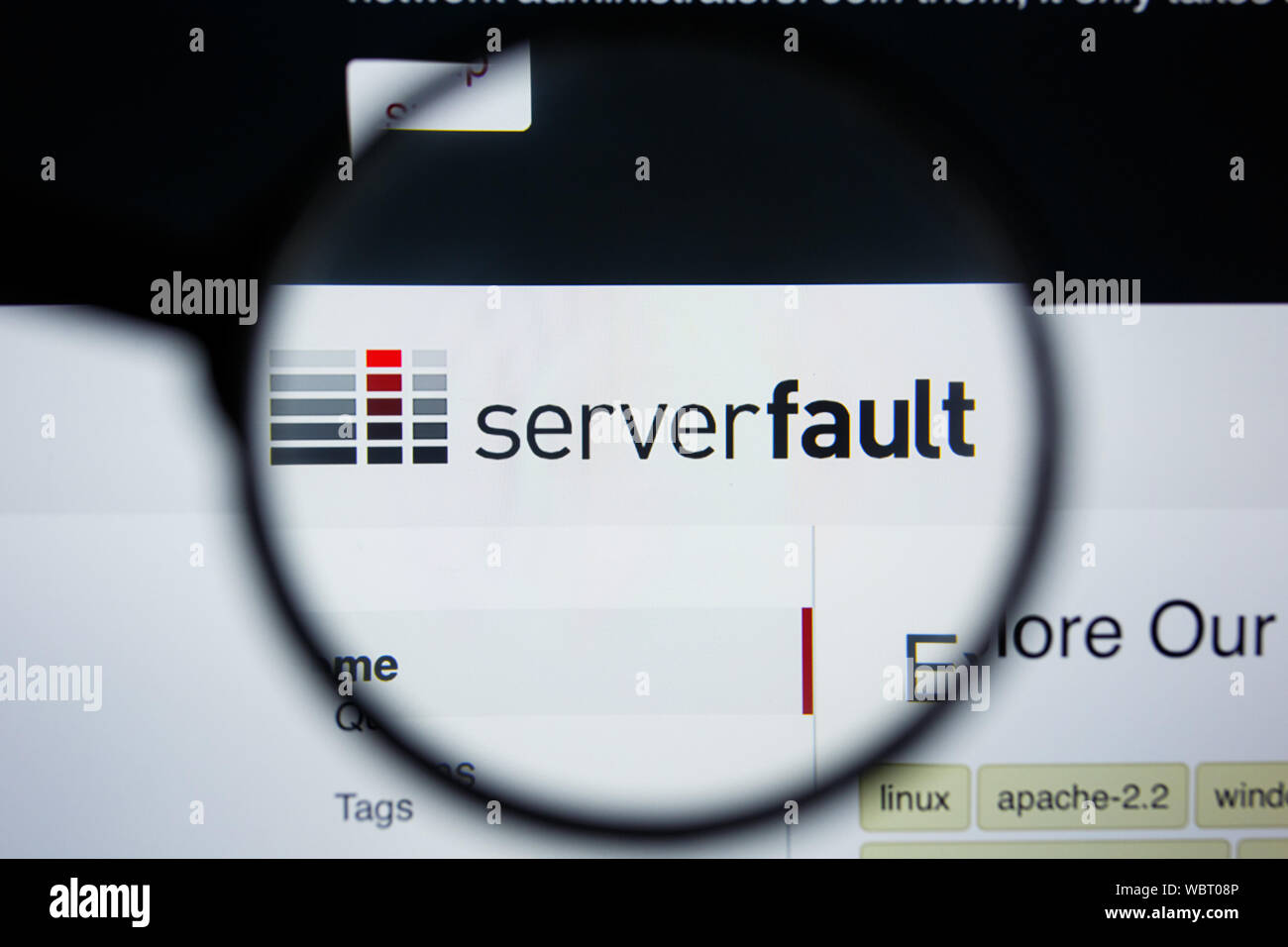 Los Angeles, California, Stati Uniti d'America - 21 Joule 2019: Editoriale illustrativa del guasto del server website homepage. Logo SERVERFAULT.COM visibile sullo schermo di visualizzazione. Foto Stock