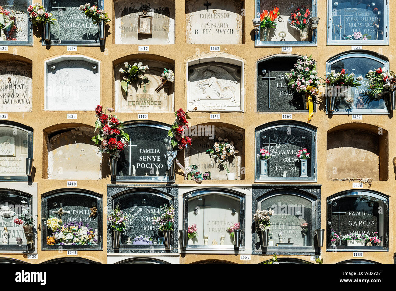 Cripte, Cementeri Les Corts di Barcellona, in Catalogna, Spagna. Foto Stock
