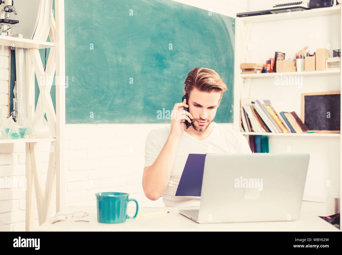 Студенты утро. Студенты утро. Студент утром. Доброе утро студент. Отдыхает на работе.