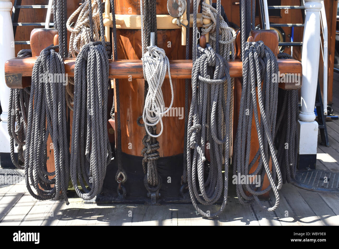 Rigging o 'lastrè del Royal nave di ricerca Discovery, drydocked di Dundee Foto Stock