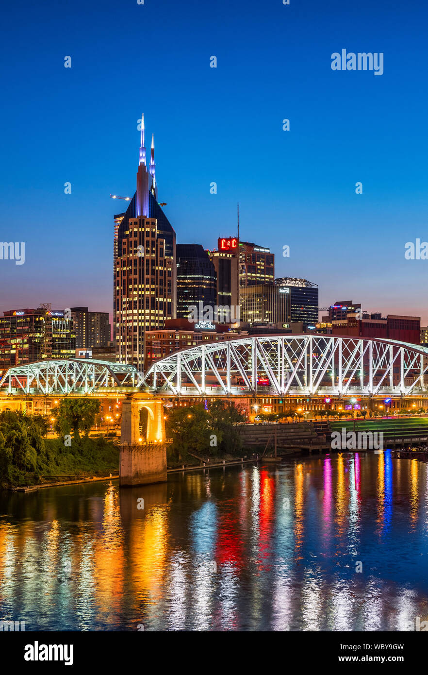 Nashville skyline della citta' al tramonto, Tennessee, Stati Uniti d'America. Foto Stock