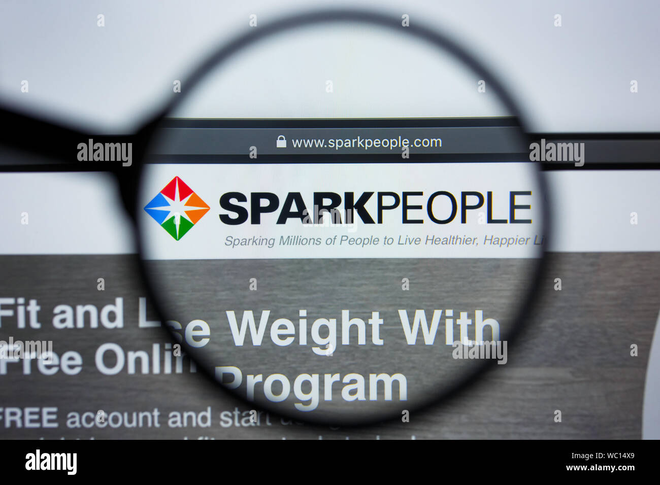Los Angeles, California, Stati Uniti d'America - 21 Joule 2019: Editoriale illustrativa di SPARKPEOPLE.COM website homepage. Scintilla logo persone visibile sullo schermo di visualizzazione. Foto Stock