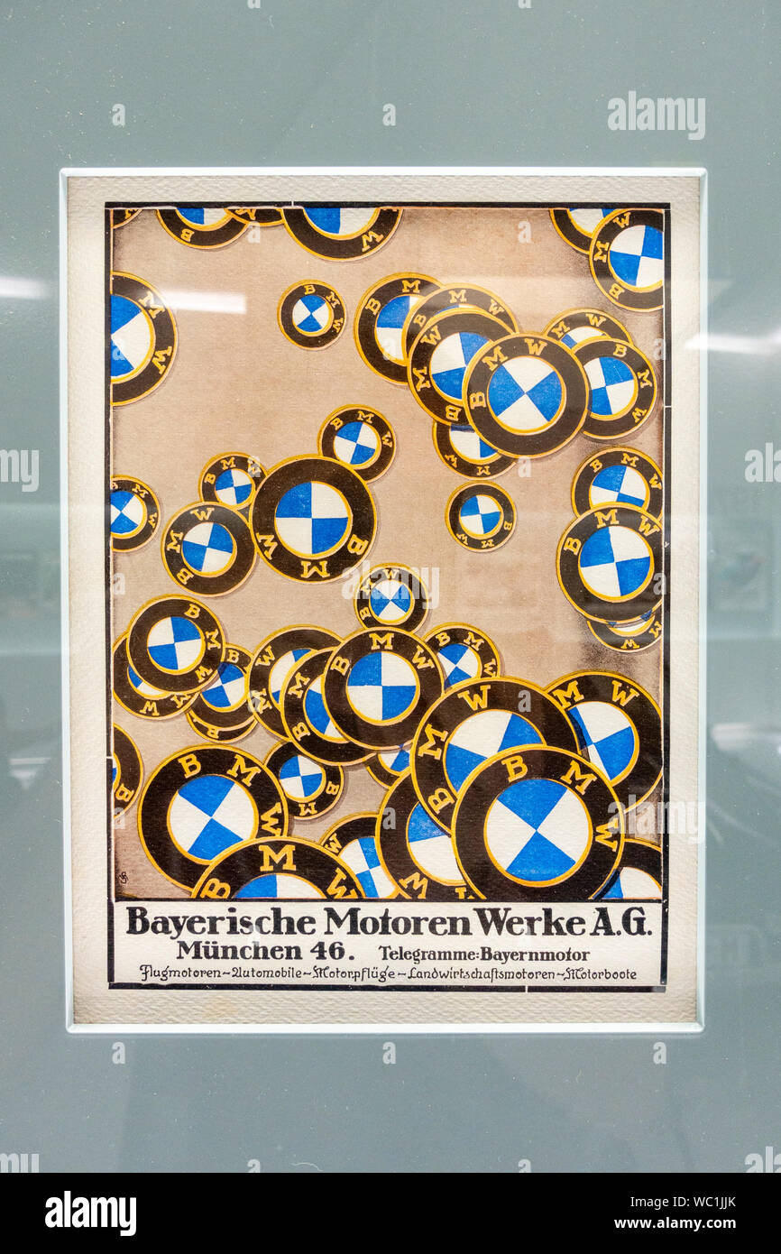 Poster storico pubblicità dal 1918 nel museo BMW Monaco di Baviera, Germania. Foto Stock