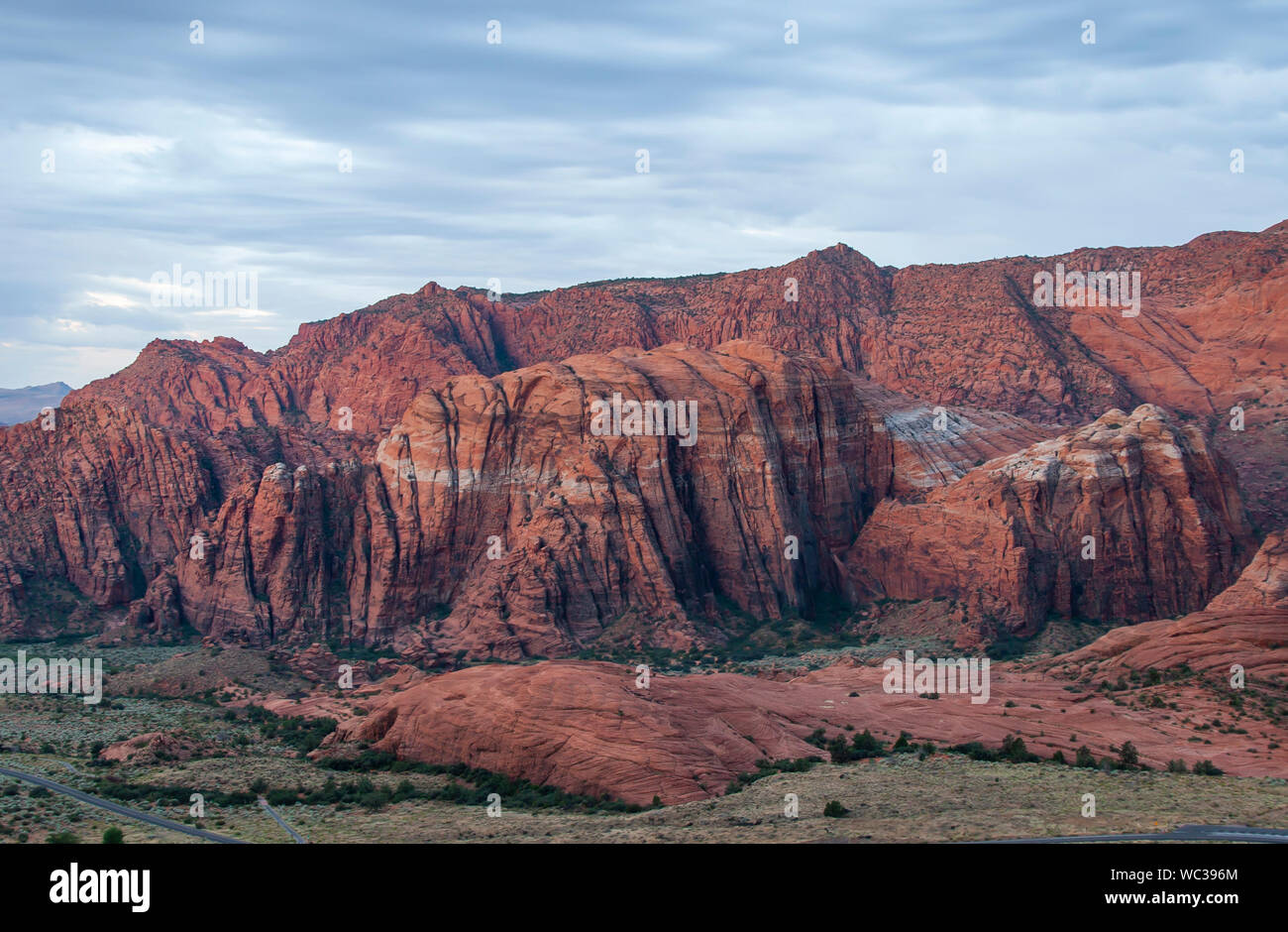 Snow Canyon State Park in Utah con i colori rosso e rosa pietra arenaria Navajo Foto Stock