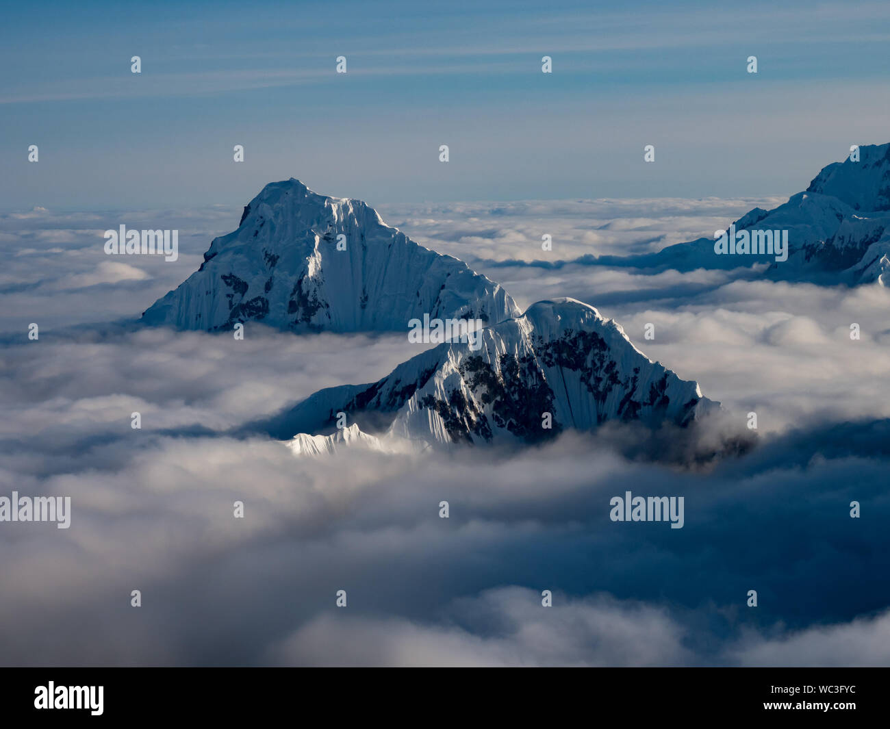 Le incredibili vedute del Denali gamma nel Parco Nazionale di Denali mentre volo vedendo da un piano da Kantishna Alaska Foto Stock