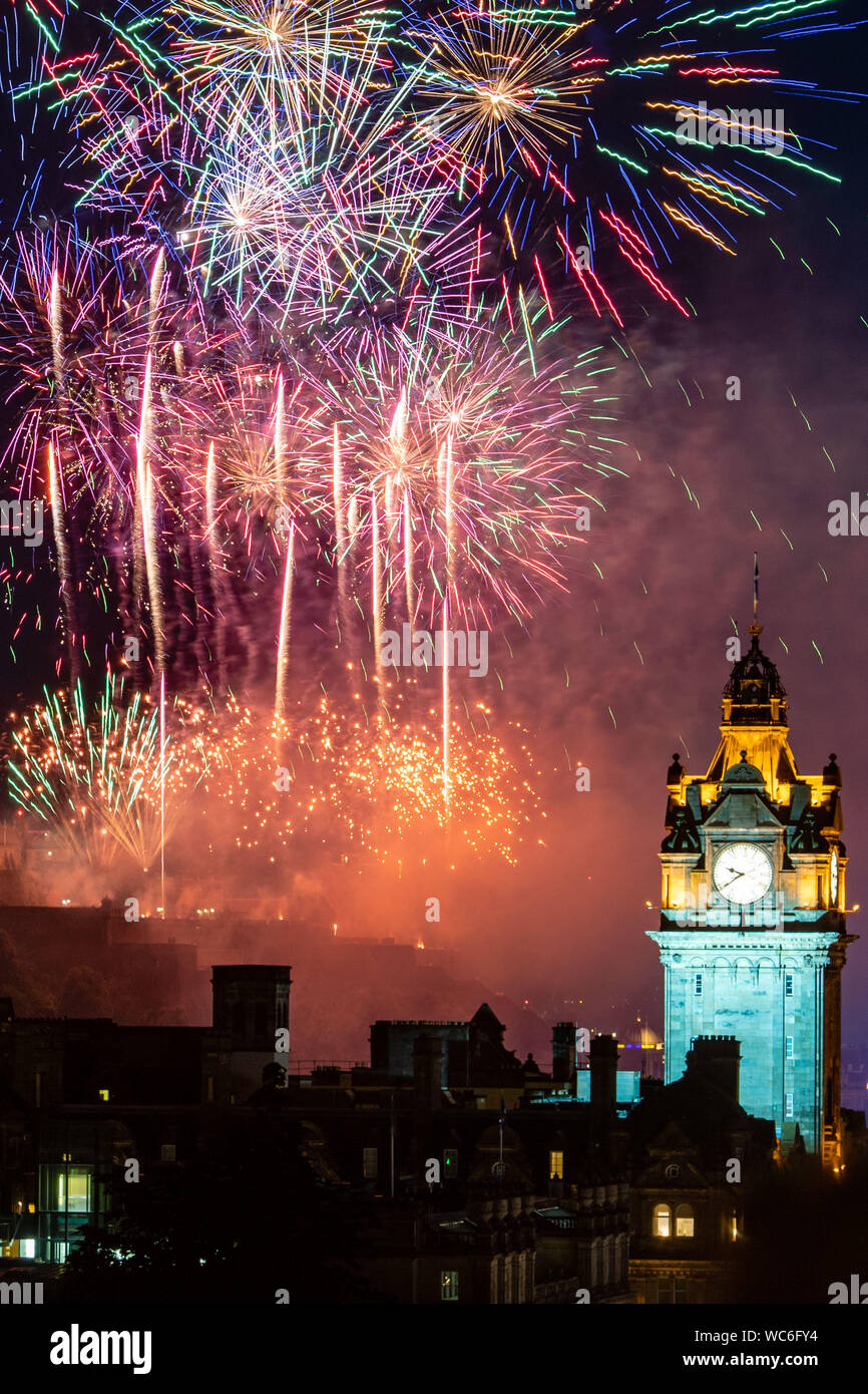 Vergine denaro concerto di fuochi d'artificio 2019 Foto Stock