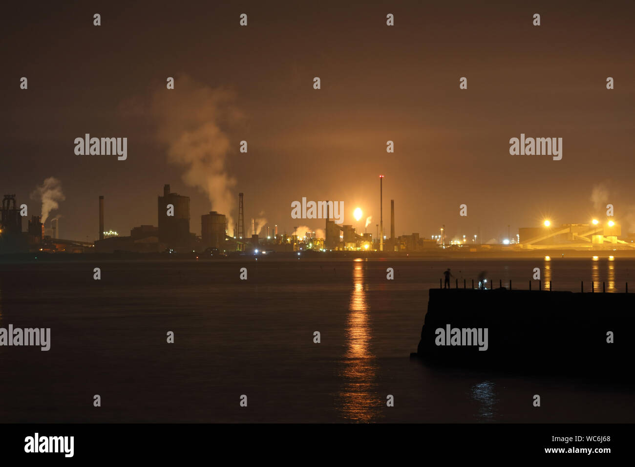 Scena industriale di notte, Teeside, Cleveland, Inghilterra, Gran Bretagna Foto Stock