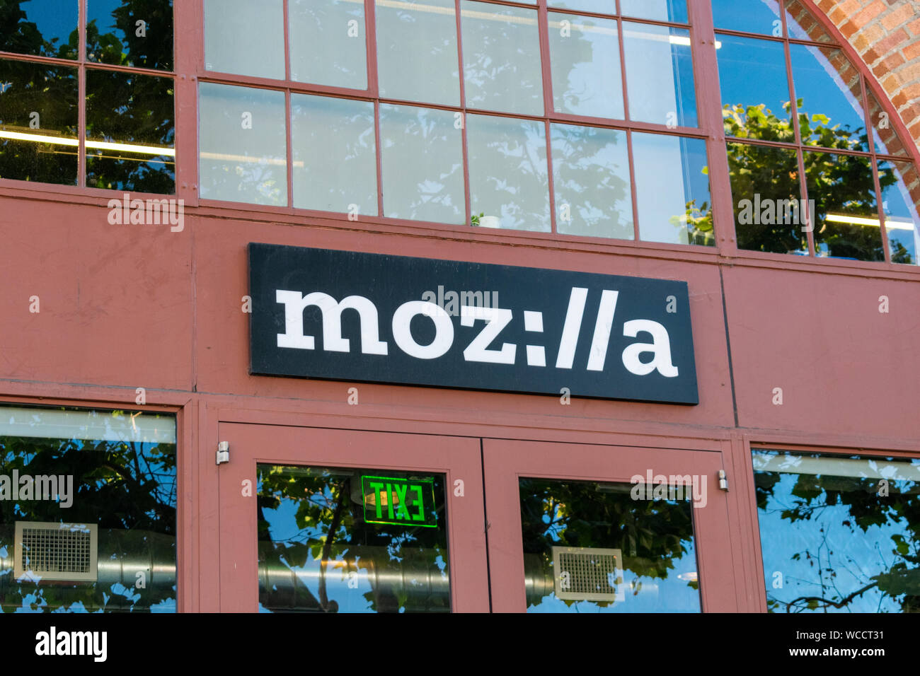 Mozilla (stilizzata come moz://a) segno sul centro di ufficio di un non-profit Mozilla Foundation Foto Stock
