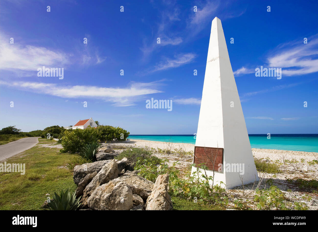 Obelisco, costruito nel 1837 per la nave di orientamento, trasporto di sale, Bonaire, Antille olandesi Foto Stock