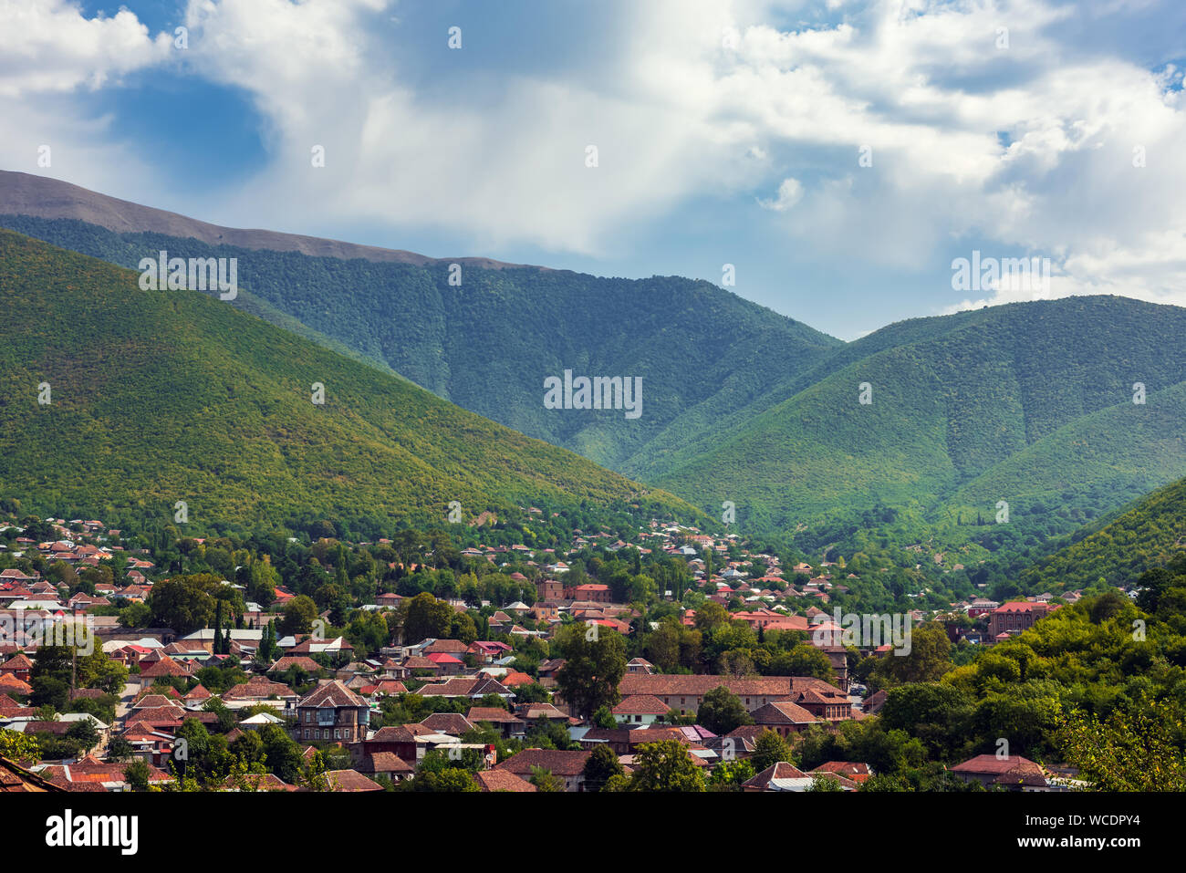 Panorama della vecchia citta' Shaki Foto Stock