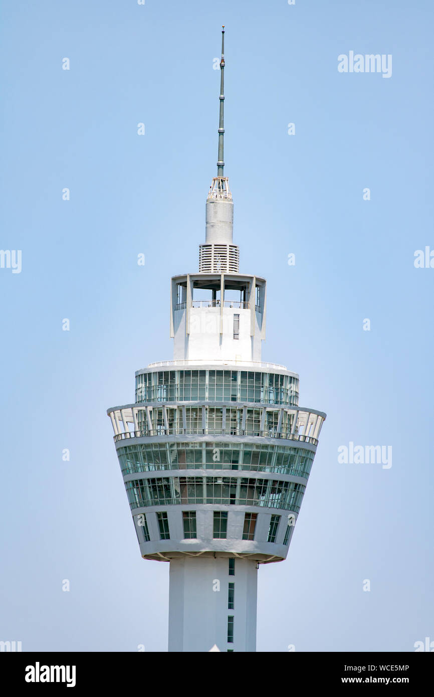 La torre di osservazione a Samut Prakan costa del fiume Chao Phraya. Foto Stock