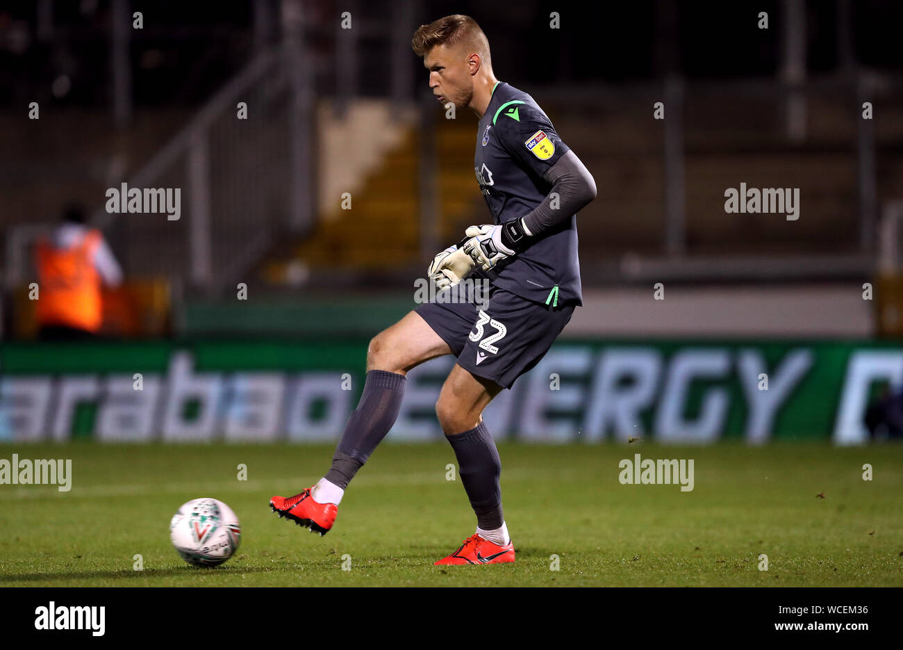 Bristol Rovers' Anssi Jaakkola durante il Carabao Cup seconda partita presso il Memorial Stadium, Bristol. Foto Stock