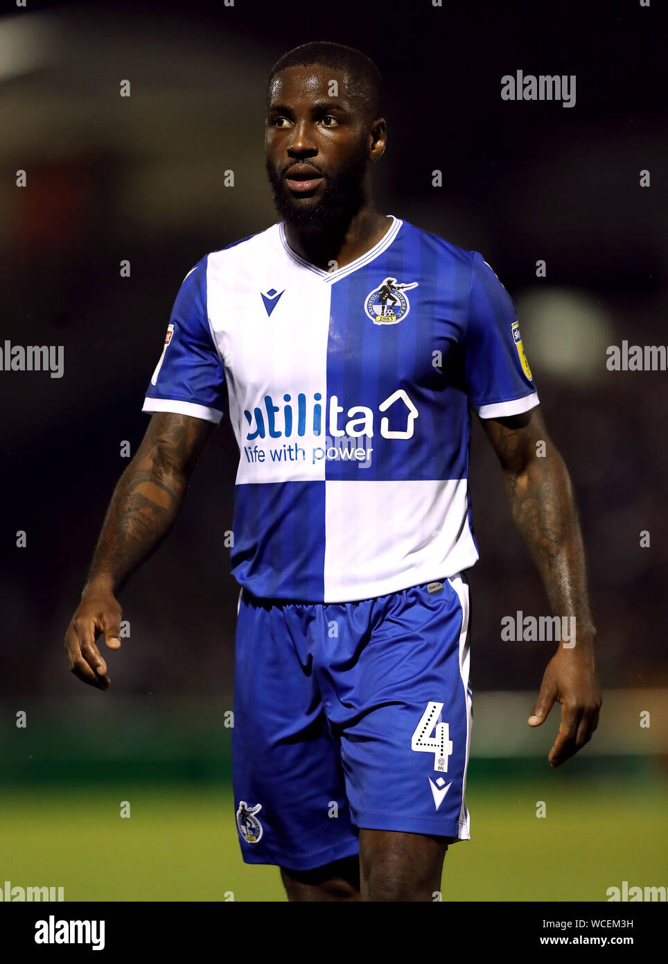 Bristol Rovers Abu Ogogo durante il Carabao Cup seconda partita presso il Memorial Stadium, Bristol. Foto Stock