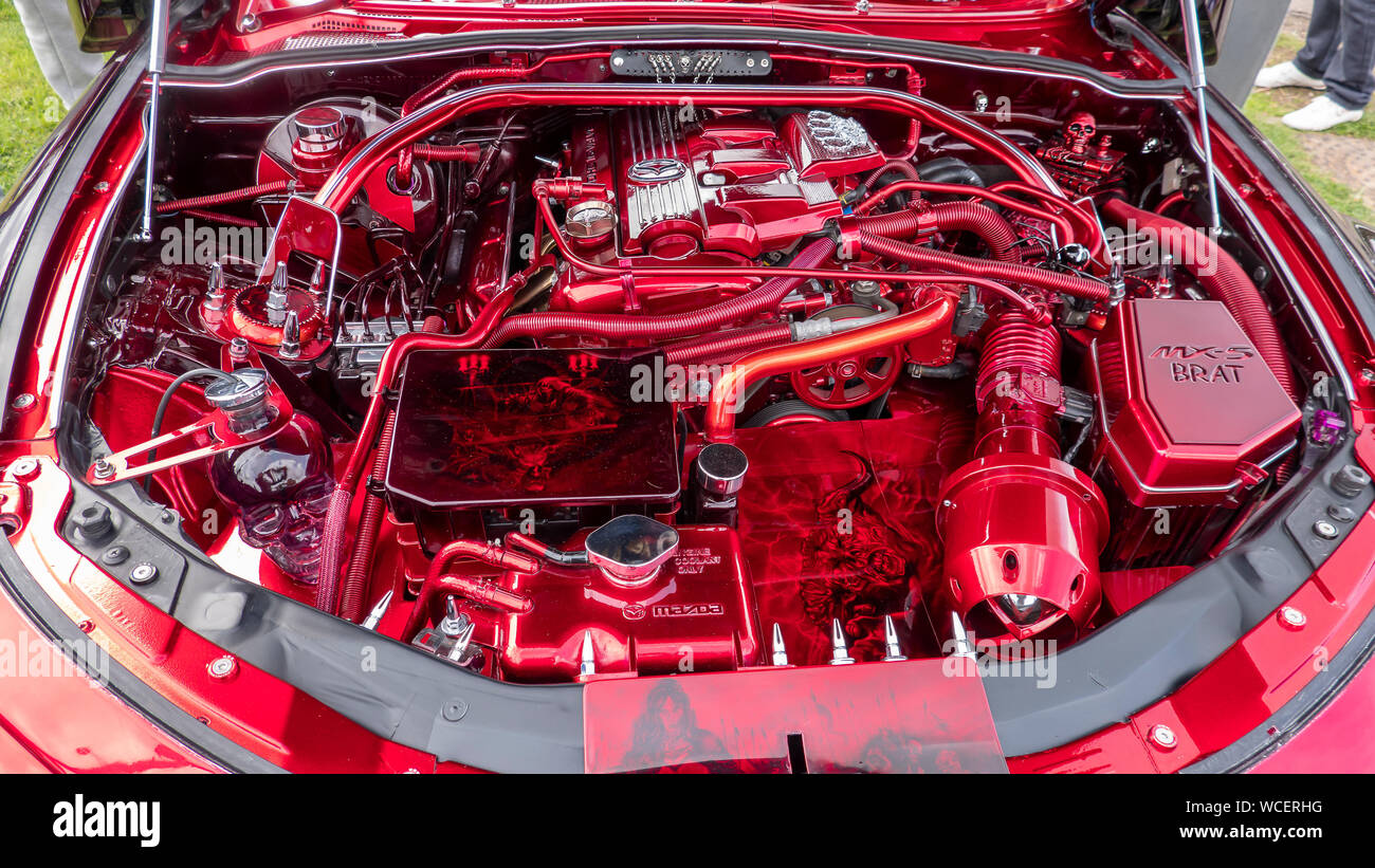 Mazda MX-5 'Il Brat',personalizzato motore baia,rosso,verniciatura Foto Stock