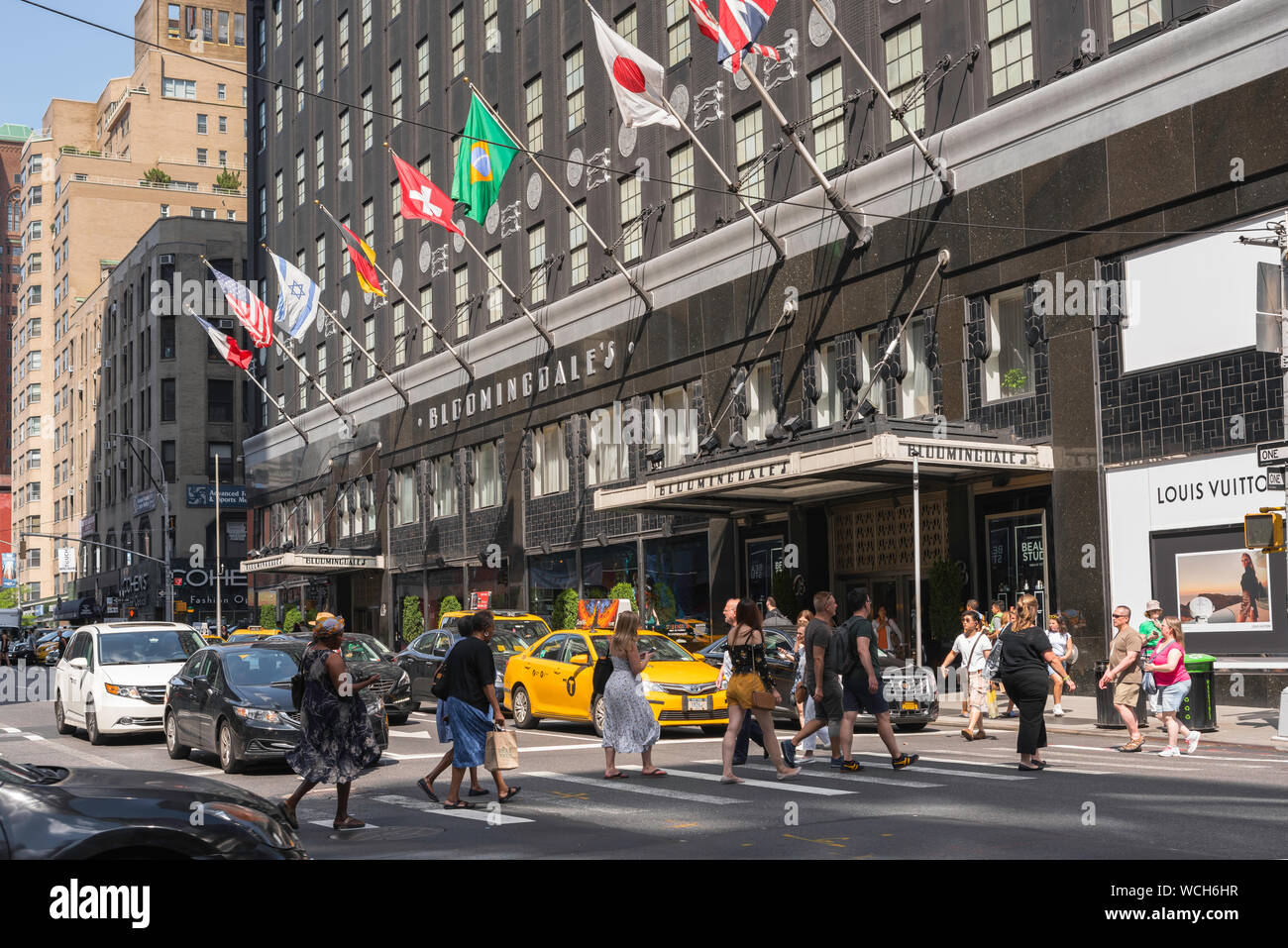 Bloomingdales New York, vista in estate la Lexington Avenue ingresso Bloomingdales department store, Midtown Manhattan, a New York City, Stati Uniti d'America Foto Stock
