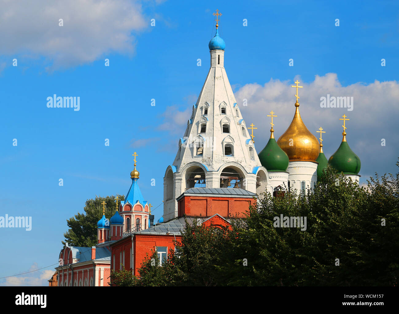 Super bella foto della vecchia città russa di Kolomna su una soleggiata giornata estiva. Foto Stock