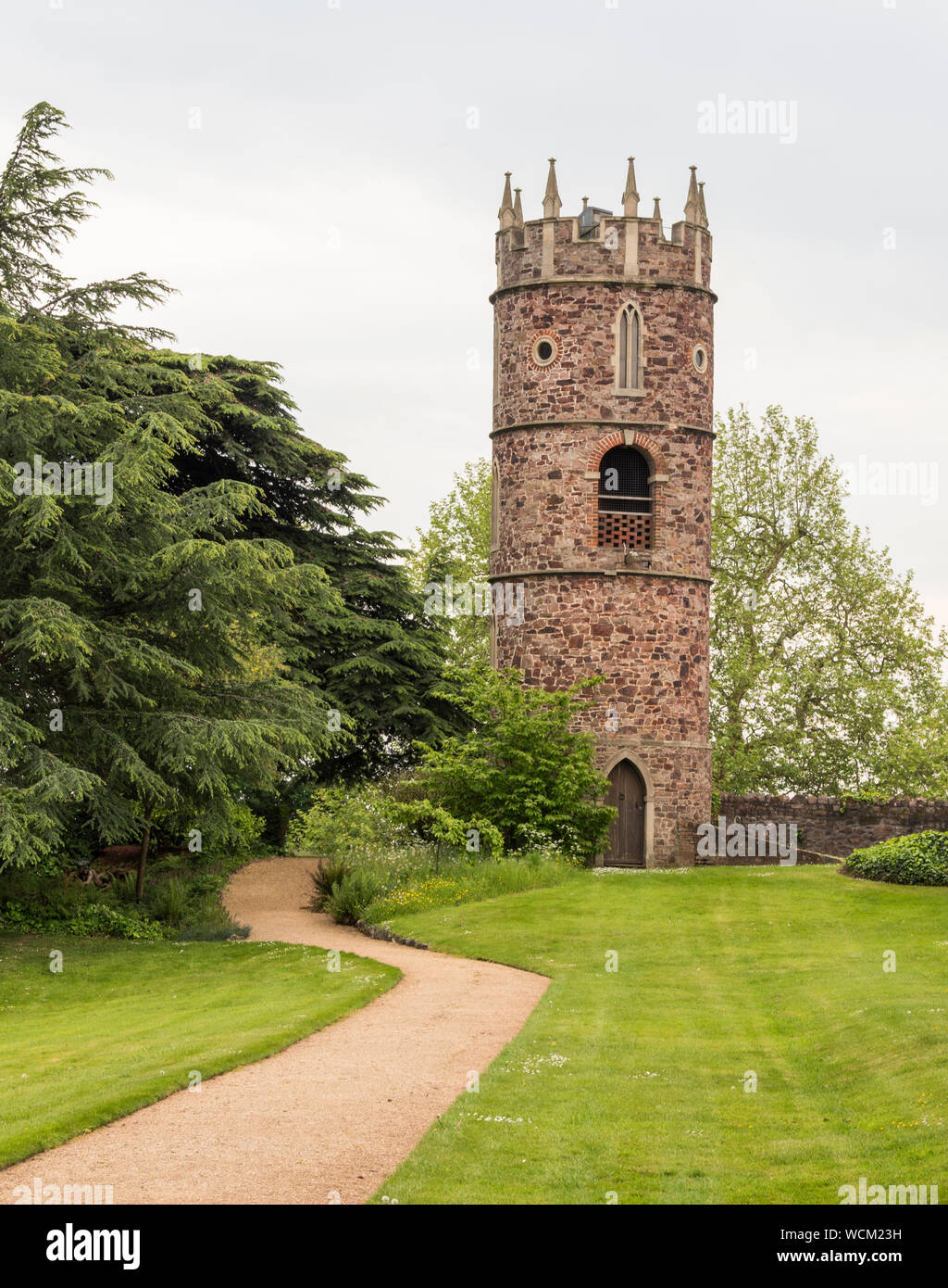 La torre ospita un Newcomen motore a vapore, Goldney House e giardini, Clifton, Bristol, Regno Unito Foto Stock