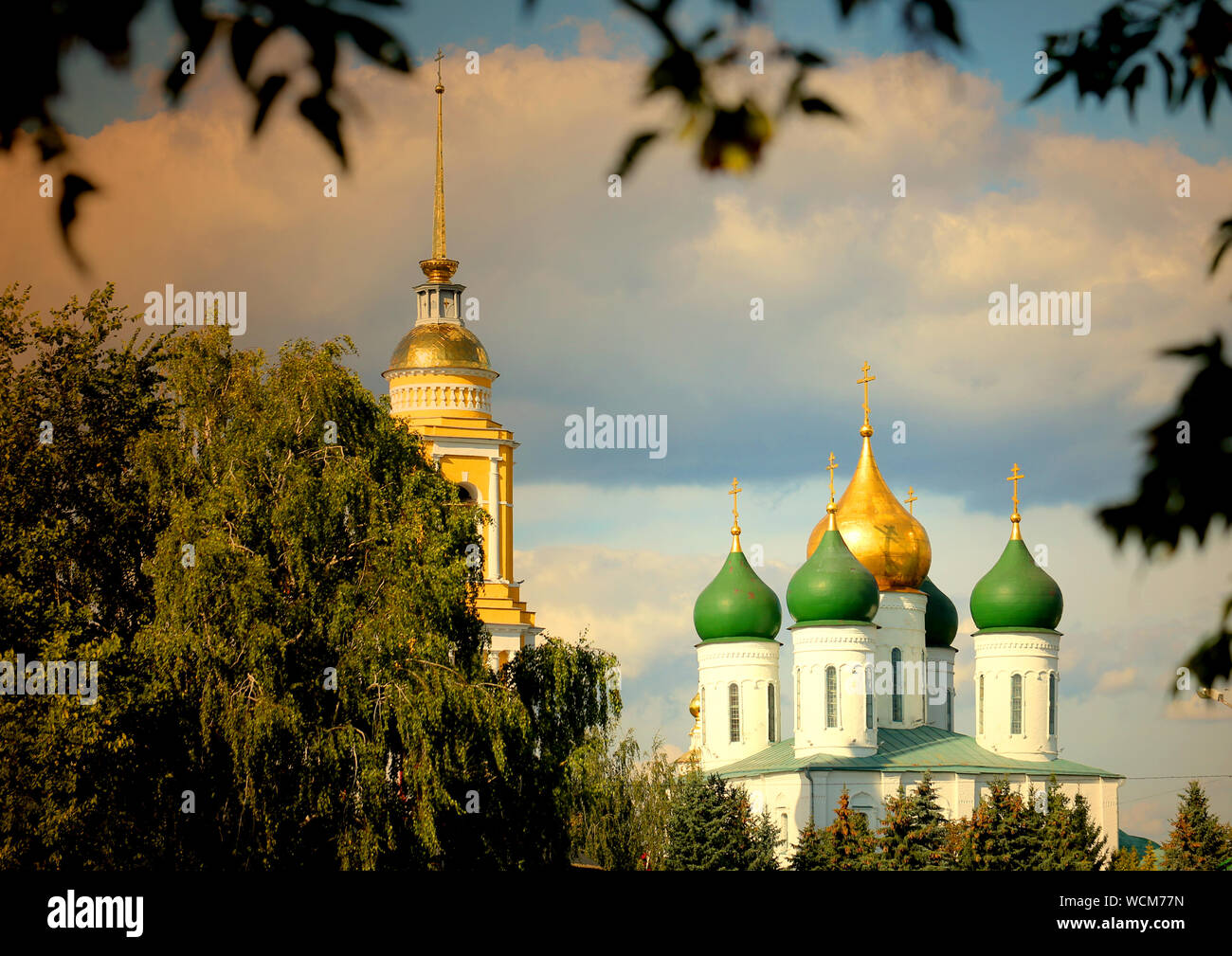 Super bella foto della vecchia città russa di Kolomna su una soleggiata giornata estiva. Foto Stock