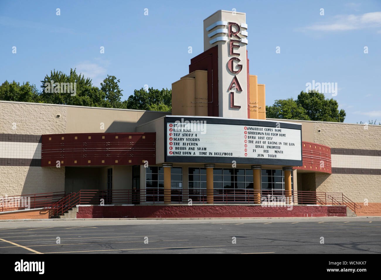 Un logo segno esterno di una Regal Cinema in posizione Niles, Ohio, 12 agosto 2019. Foto Stock