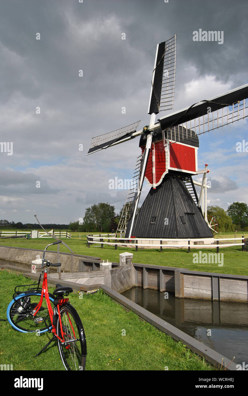 Mulino a vento nei pressi di Utrecht, Olanda Foto Stock