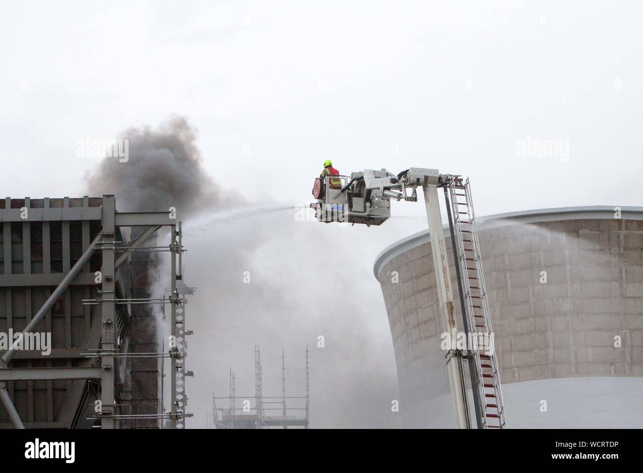 Slough, Regno Unito. 28 Agosto, 2019. Incendio presso il sito di Slough Trading Station Wagon Power Station Credit: Andrew Spiers/Alamy Live News Foto Stock