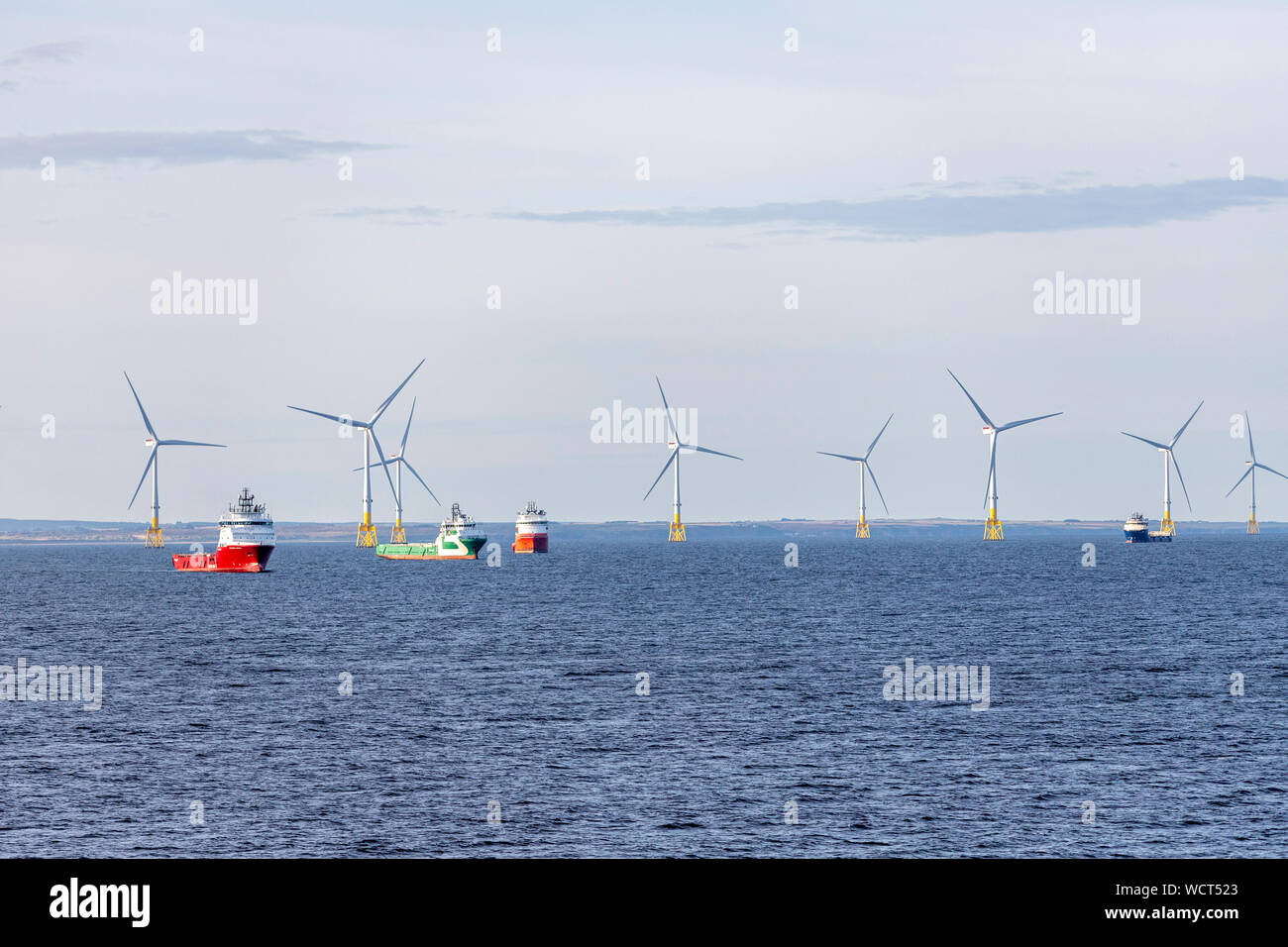 Eolici offshore europei centro di distribuzione, Aberdeen Bay Wind Farm da, MV Hrossey traghetto NorthLink Ferries, Aberdeen Scotland, Regno Unito Foto Stock