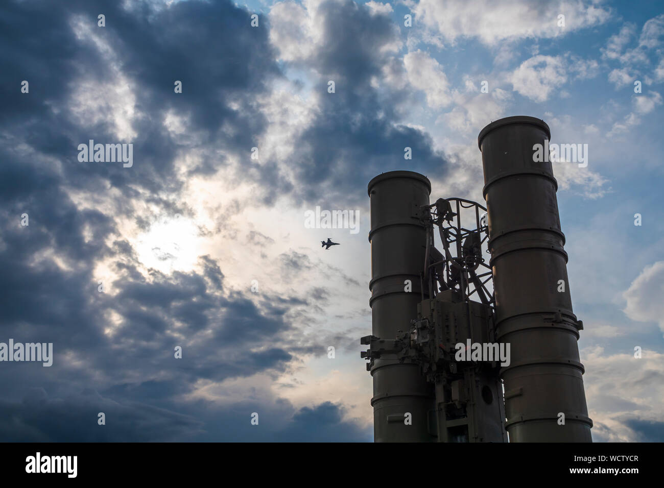 Lo slovacco S-300 Sistema per missile.e polacco F-16. SIAF Airhow, Sliac, Slovacchia 2019 Foto Stock