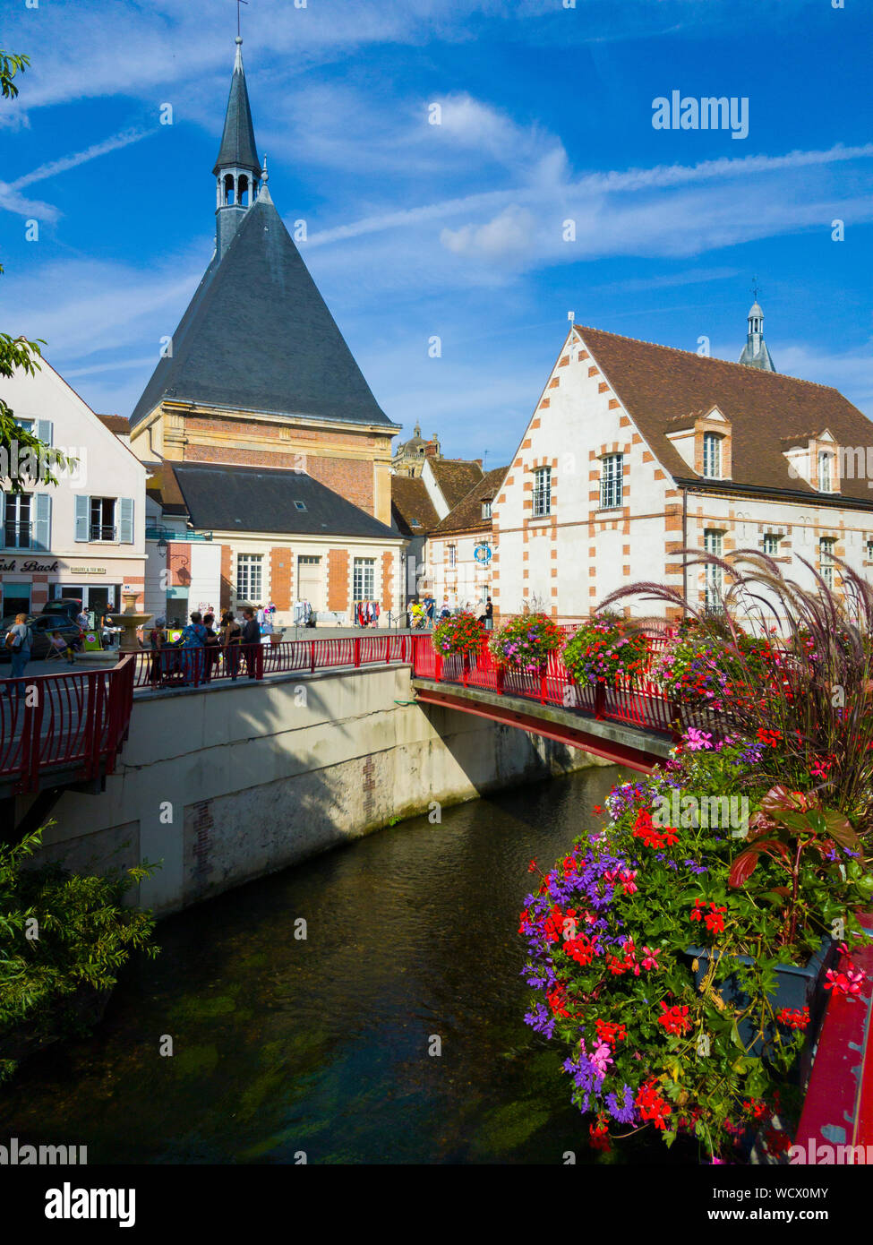 Francia, Eure et Loir (28), Dreux, Hotel Dieu cappella, centro di informazioni turistiche e la Blaise river Foto Stock