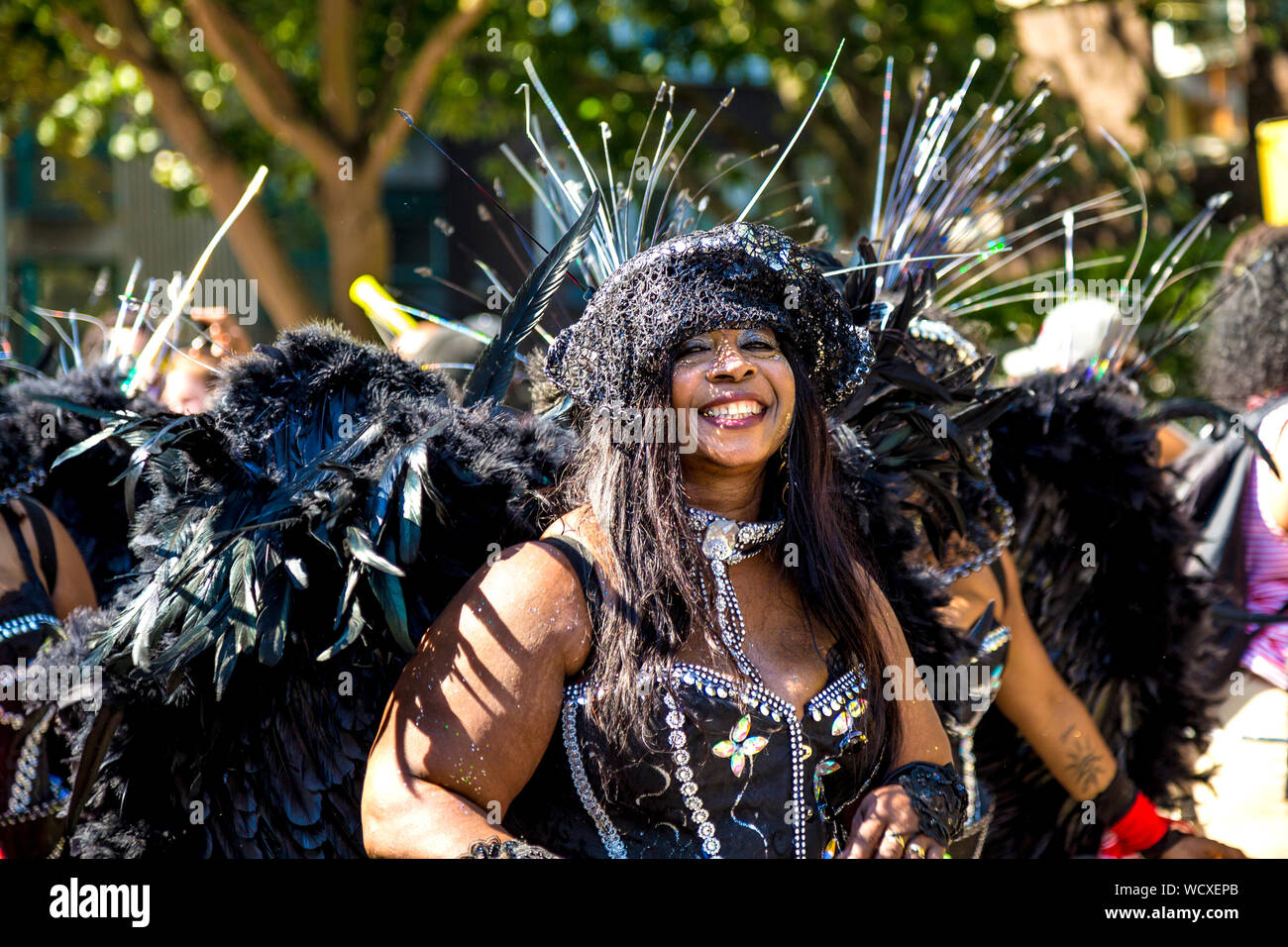 26 Agosto 2019 - carnevale di Notting Hill su un caldo lunedì festivo, London, Regno Unito Foto Stock