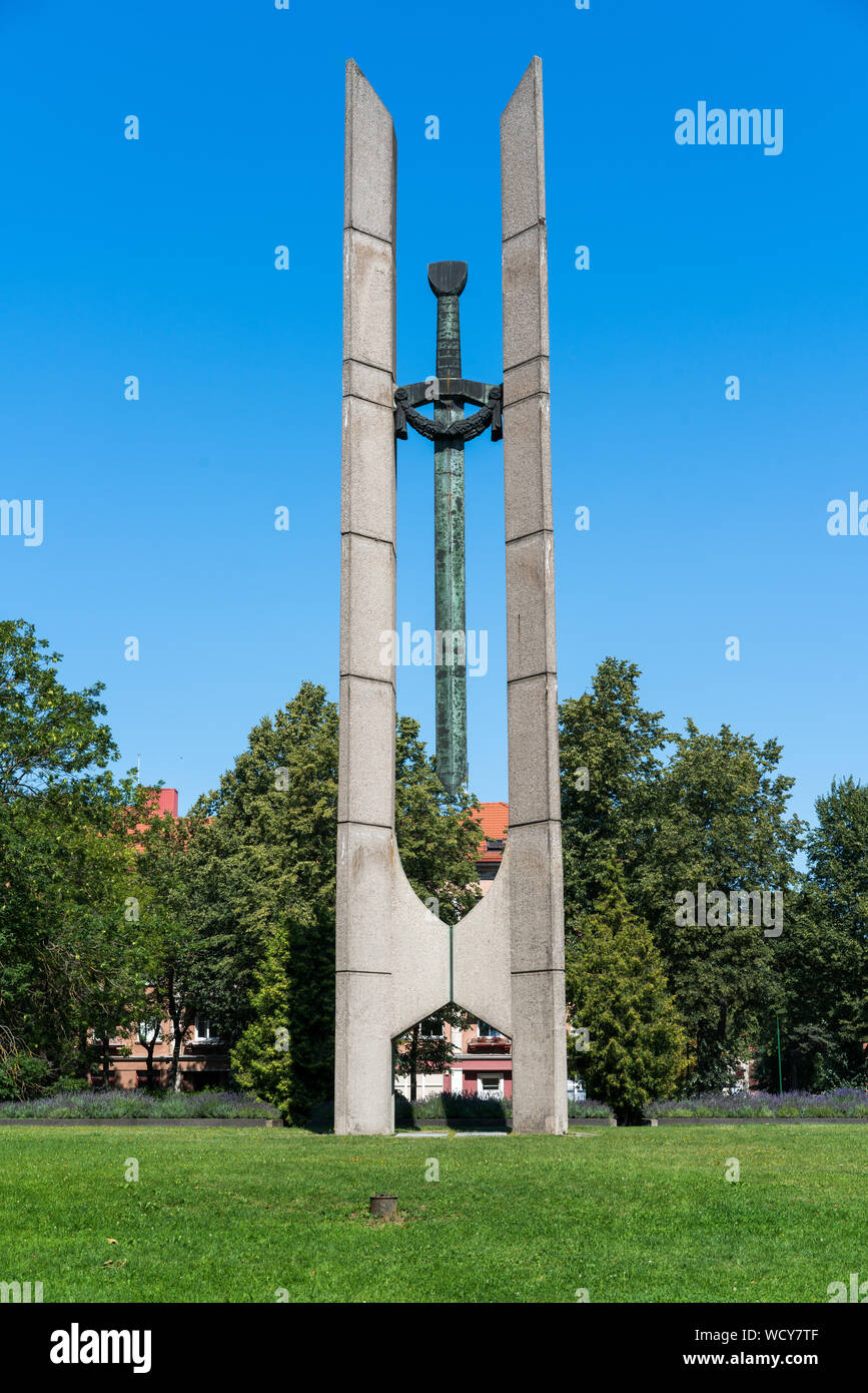 Klaipeda, Lituania - 28 Luglio 2019: monumento 'Sword' in Klaipeda Sculpture Park Foto Stock