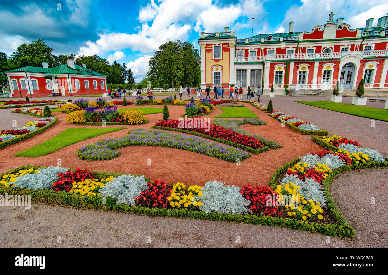 Vista dei giardini e Kadriorg, estate casa di Caterina la Grande, a Tallinn in Estonia Foto Stock